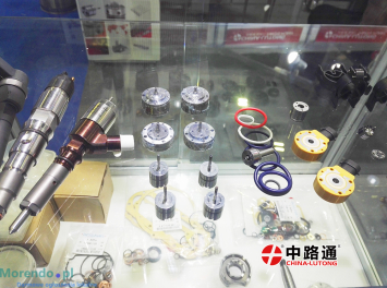 Fuel Injector 23670-UM010 COMMON RAIL INJECTOR EJBR021012